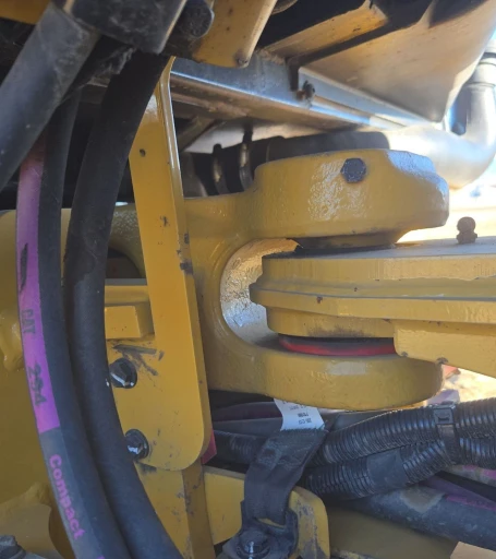 2022 Caterpillar 908M wheel loader