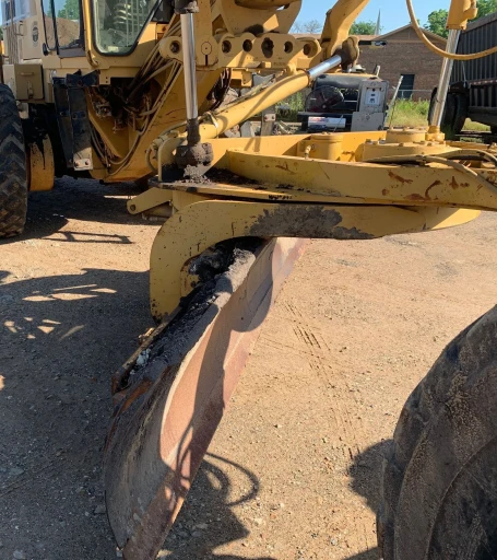 2001 Caterpillar 140H motor grader