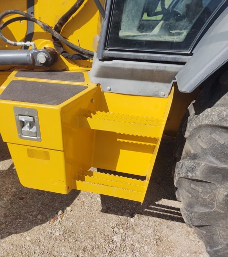 2018 John Deere 410L backhoe