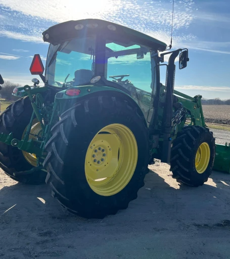 2013 John Deere 6125R MFWD Tractor Loader