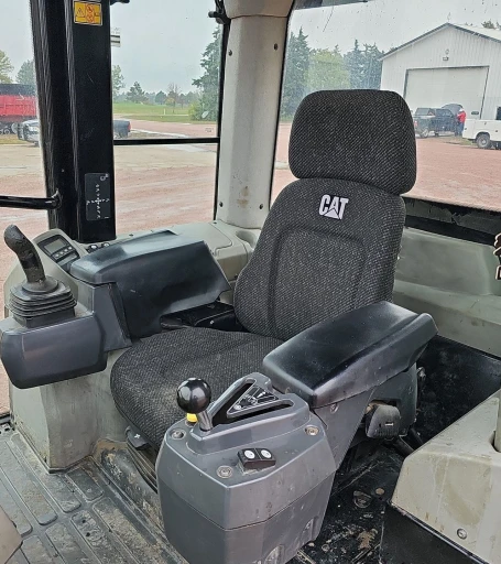 2015 Caterpillar 963D track loader