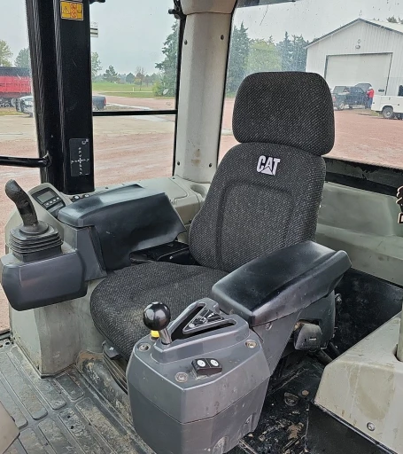 2015 Caterpillar 963D track loader