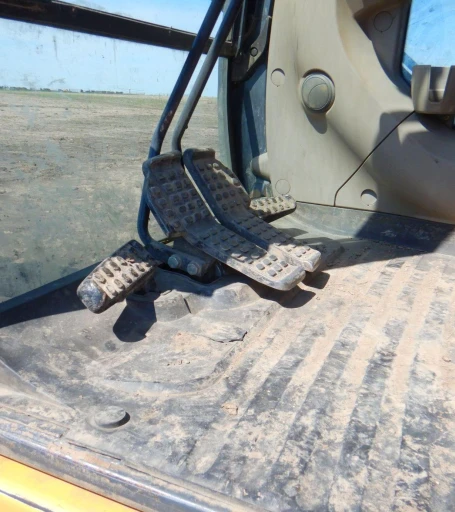 2011 John Deere 200DLC  excavator
