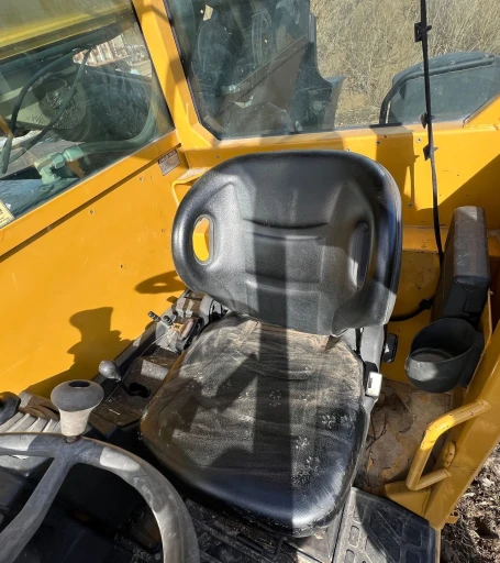 2010 Caterpillar TL943 telehandler