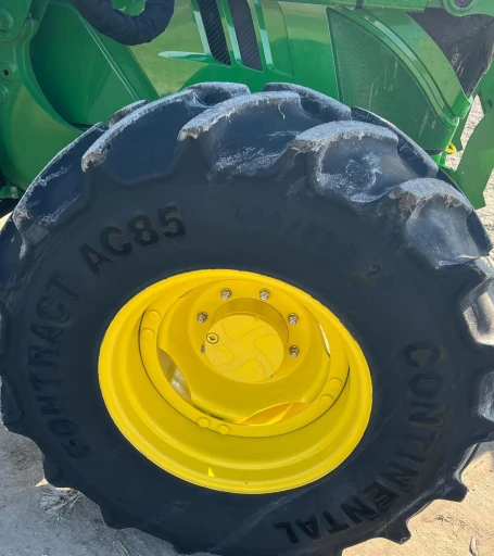 2013 John Deere 6125R MFWD Tractor Loader