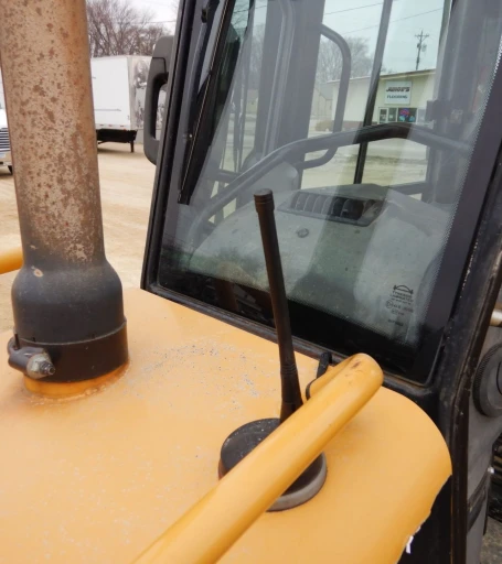 2011 Caterpillar D5K LGP dozer
