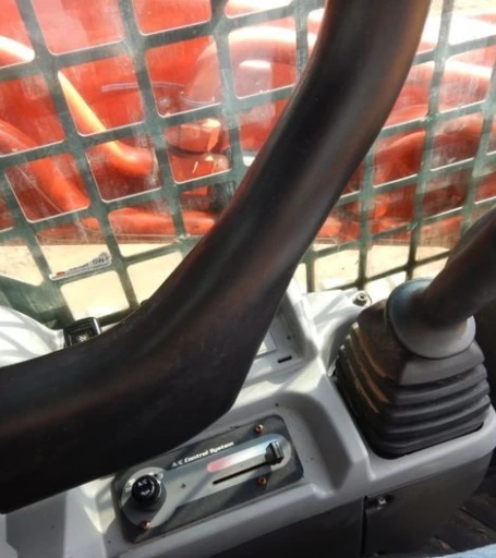 2014 Kubota SVL90-2 tracked skid steer loader