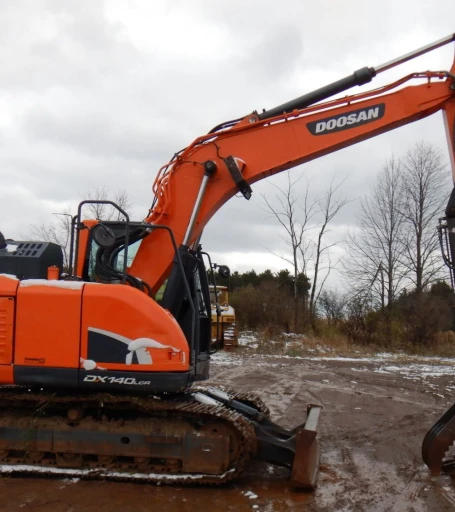 2014 Doosan DX140LCR excavator