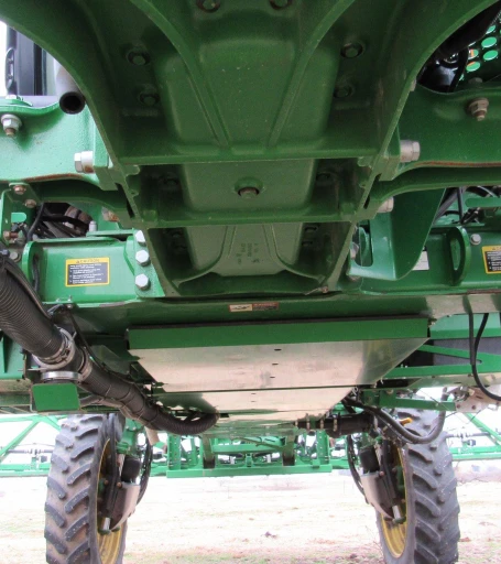 2014 John Deere R4038 self-propelled sprayer