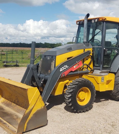 2018 John Deere 410L backhoe
