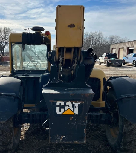 2010 Caterpillar TL943 telehandler