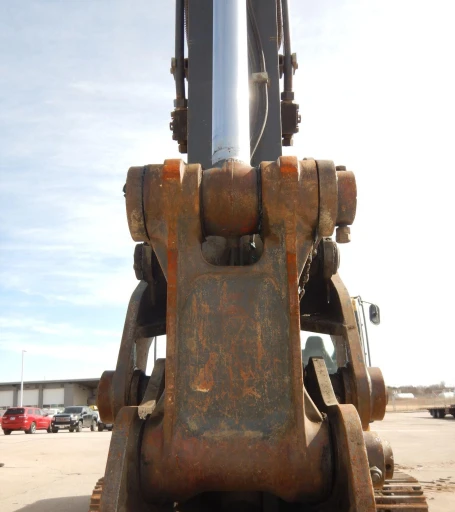 2011 John Deere 240DLC excavator