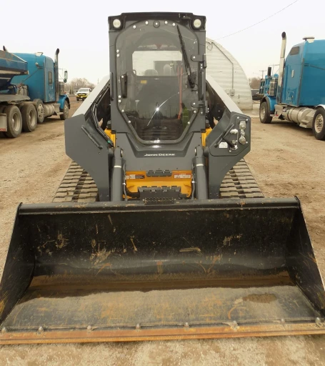 2019 John Deere 333G tracked skid steer loader1