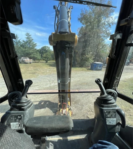 2015 CAT 420F2 BACKHOE
