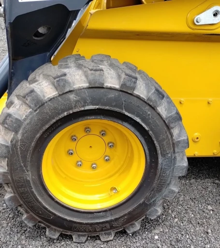 2022 John Deere 330G skid steer loader