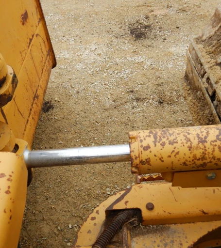 2011 Caterpillar D5K LGP dozer