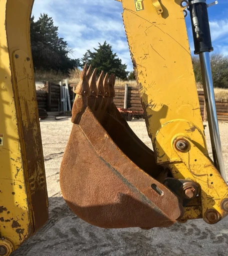 2015 Caterpillar 420F backhoe