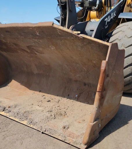 2012 John Deere 744K wheel loader