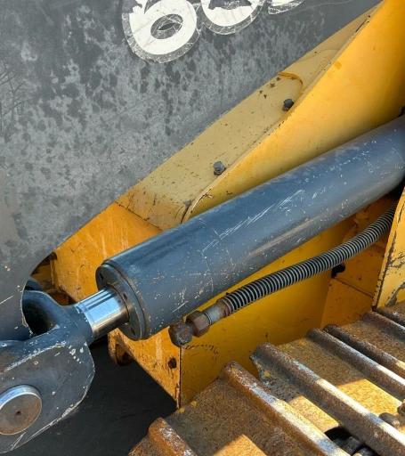 2012 John Deere 605C track loader