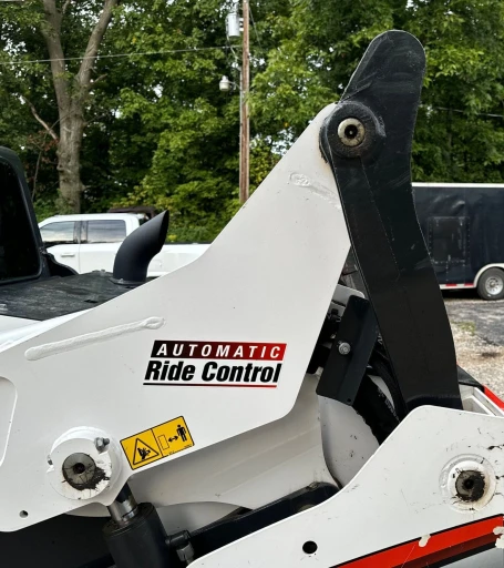 2022 Bobcat T76 R-Series tracked skid steer loader