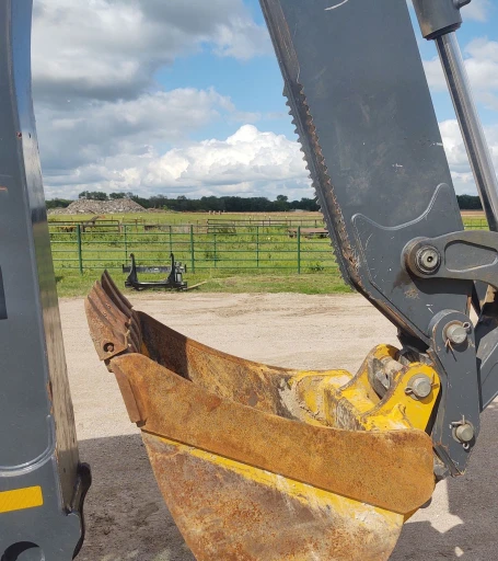 2018 John Deere 410L backhoe