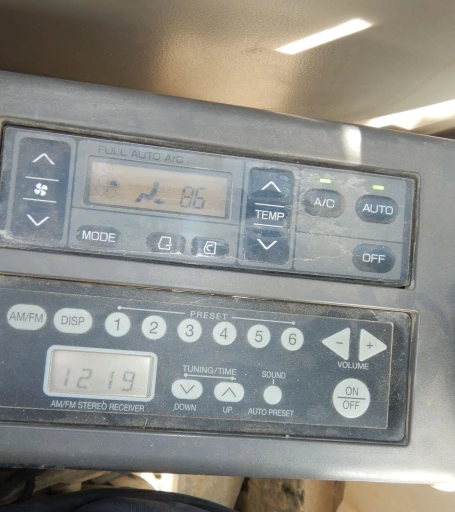 2011 John Deere 240DLC excavator