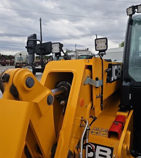 2023 JCB 542-70AG telehandler