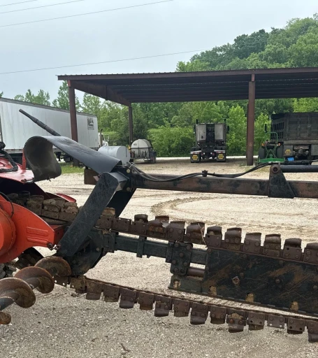 2013 Ditch Witch RT120 Quad trencher
