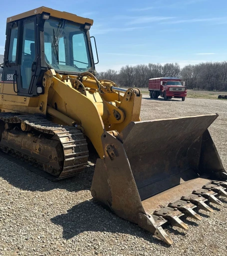 2002 Caterpillar 953C track loader