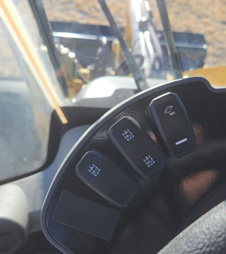 2022 Caterpillar 908M wheel loader