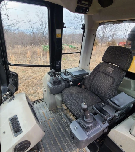 2010 Caterpillar 963D track loader