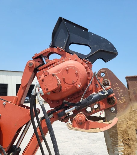 2012 Ditch Witch RT120 Quad vibratory cable plow
