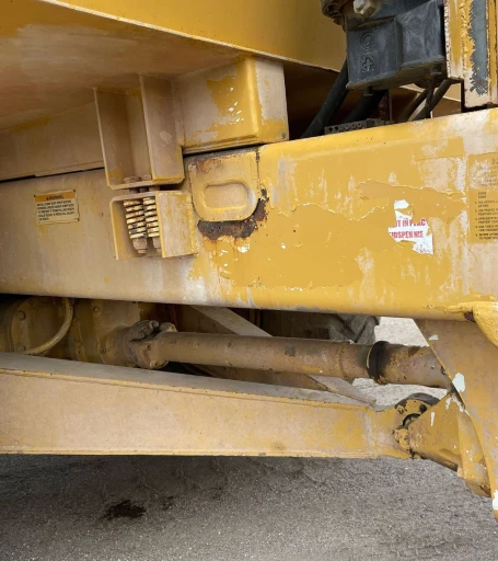 2000 Caterpillar D300E Series II water wagon