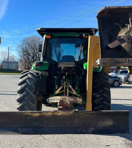 2015 John Deere 6125M MFWD tractor
