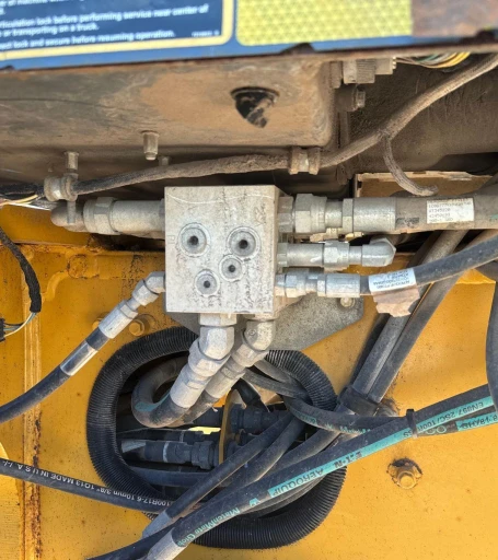 2013 John Deere 772G motor grader