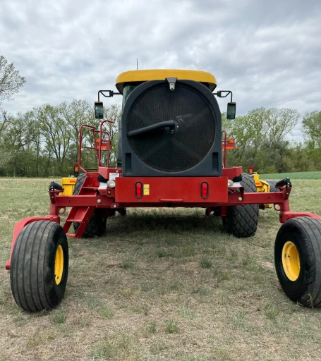 2014 New Holland Speedrower 240 Self-Propelled Windrower