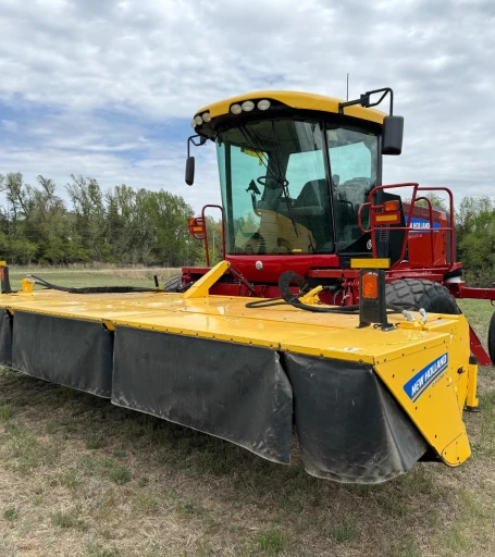 2014 New Holland Speedrower 240 Self-Propelled Windrower