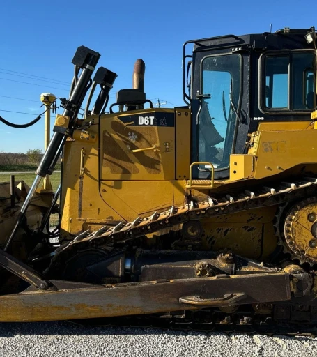 2011 Caterpillar D6T XL dozer