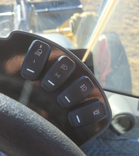 2022 Caterpillar 908M wheel loader