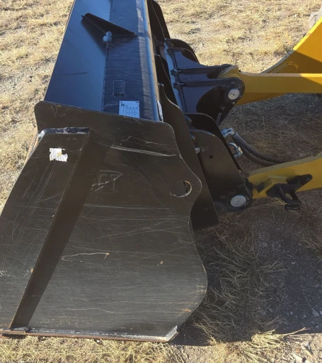 2022 Caterpillar 908M wheel loader
