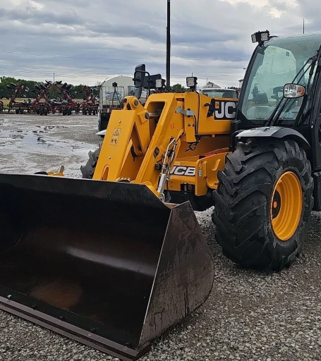 2023 JCB 542-70AG telehandler