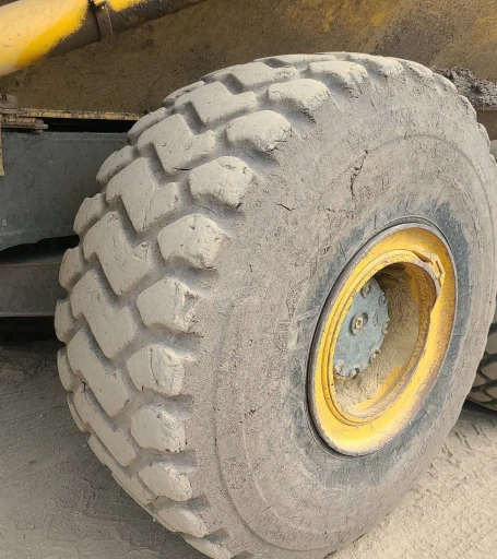 2013 Komatsu HM400-3 haul truck