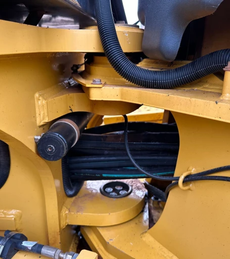 2013 John Deere 772GP motor grader