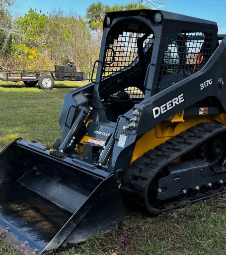 2022 John Deere 317G tracked skid steer loader