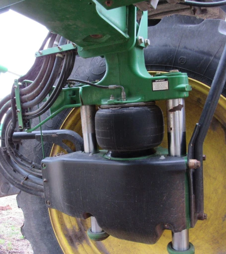 2014 John Deere R4038 self-propelled sprayer