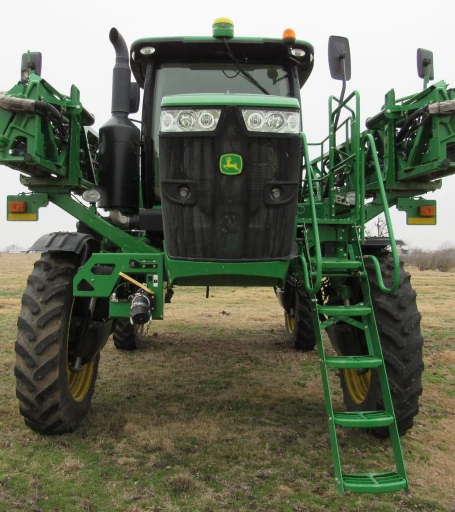 2014 John Deere R4038 self-propelled sprayer