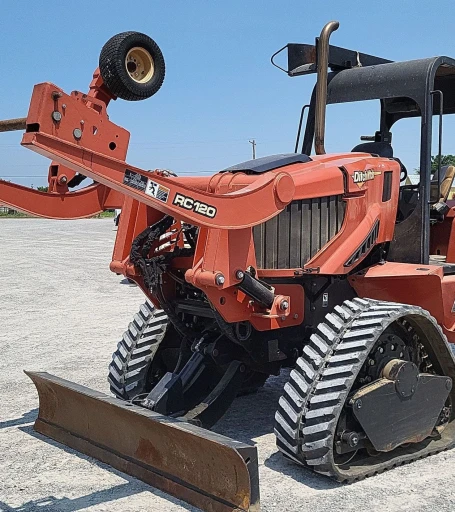 2012 Ditch Witch RT120 Quad vibratory cable plow