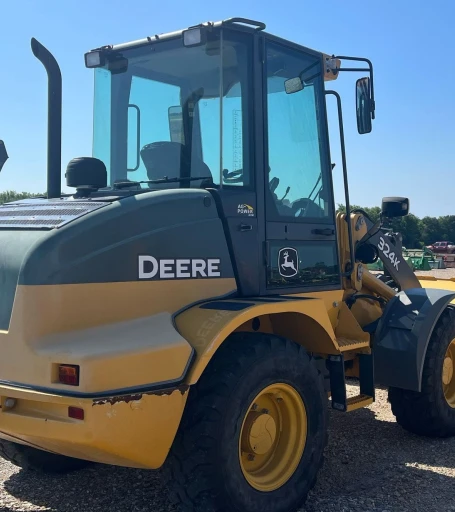 2016 John Deere 324K wheel loader