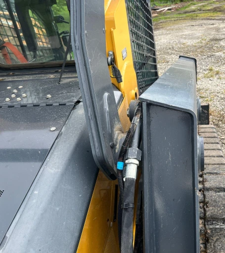 2017 John Deere 333G skid steer loader