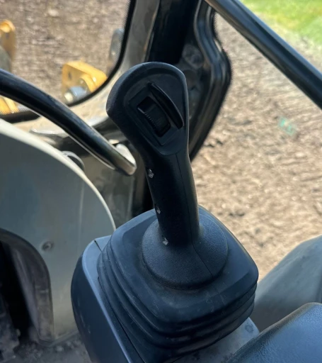 2016 Caterpillar 953D track loader
